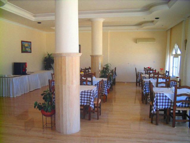 Bare Hill Holiday Village Elea Restaurant photo